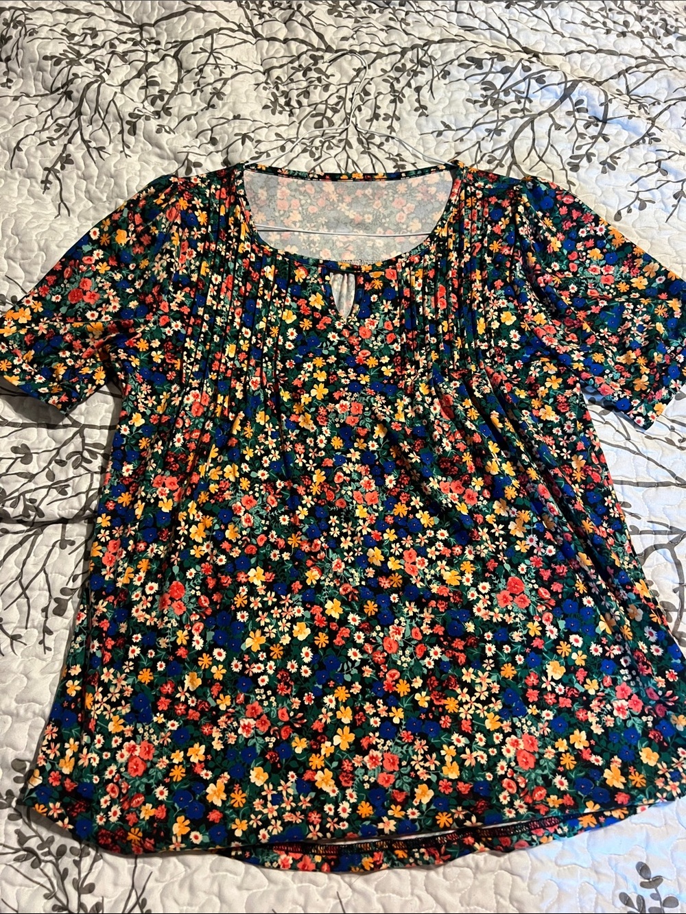 Floral print top NWOT